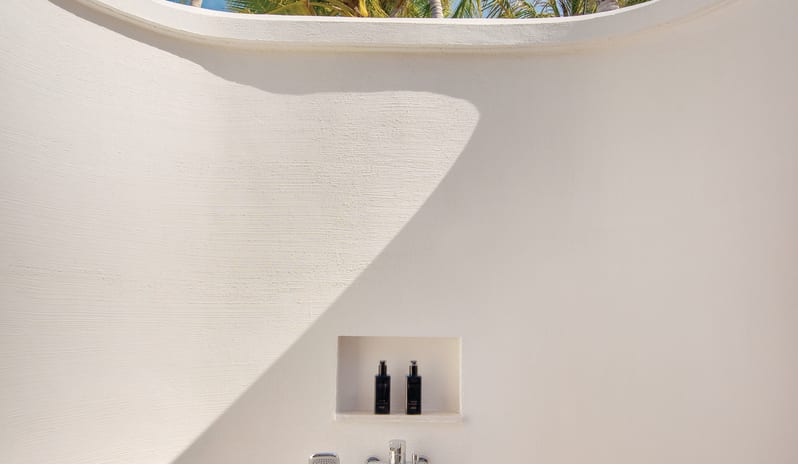 OBLU SELECT at Sangeli-Deluxe Beach Pool Villa bathtube_14146